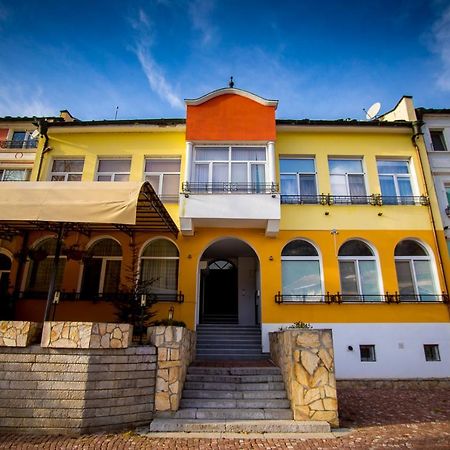 Old City Square Apartment Lovecs Kültér fotó
