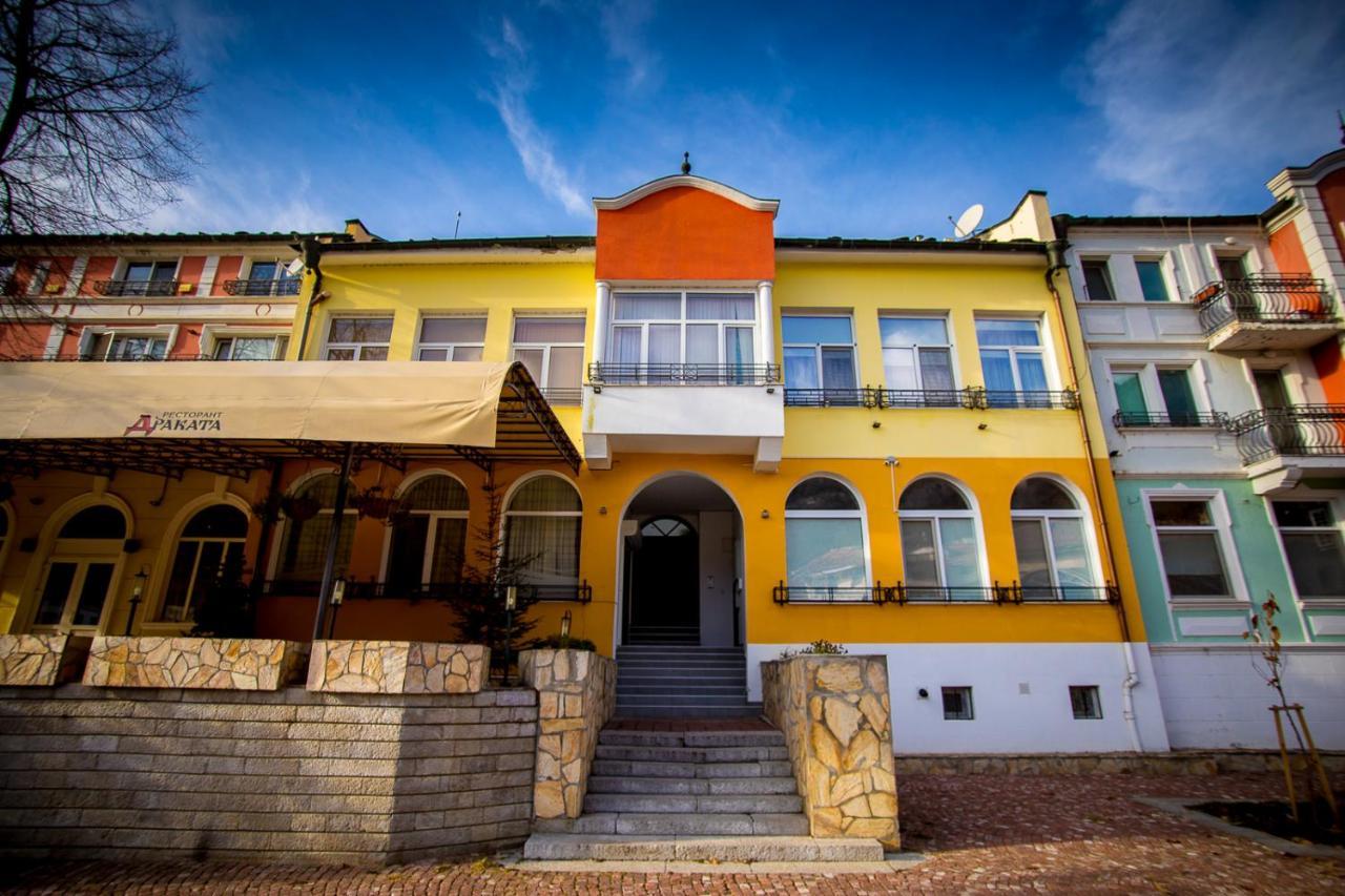 Old City Square Apartment Lovecs Kültér fotó