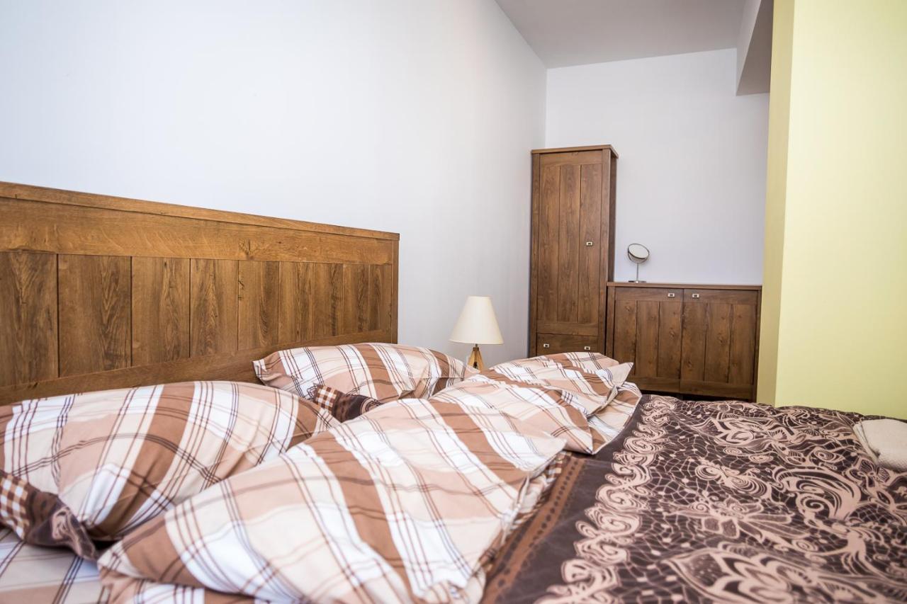 Old City Square Apartment Lovecs Kültér fotó